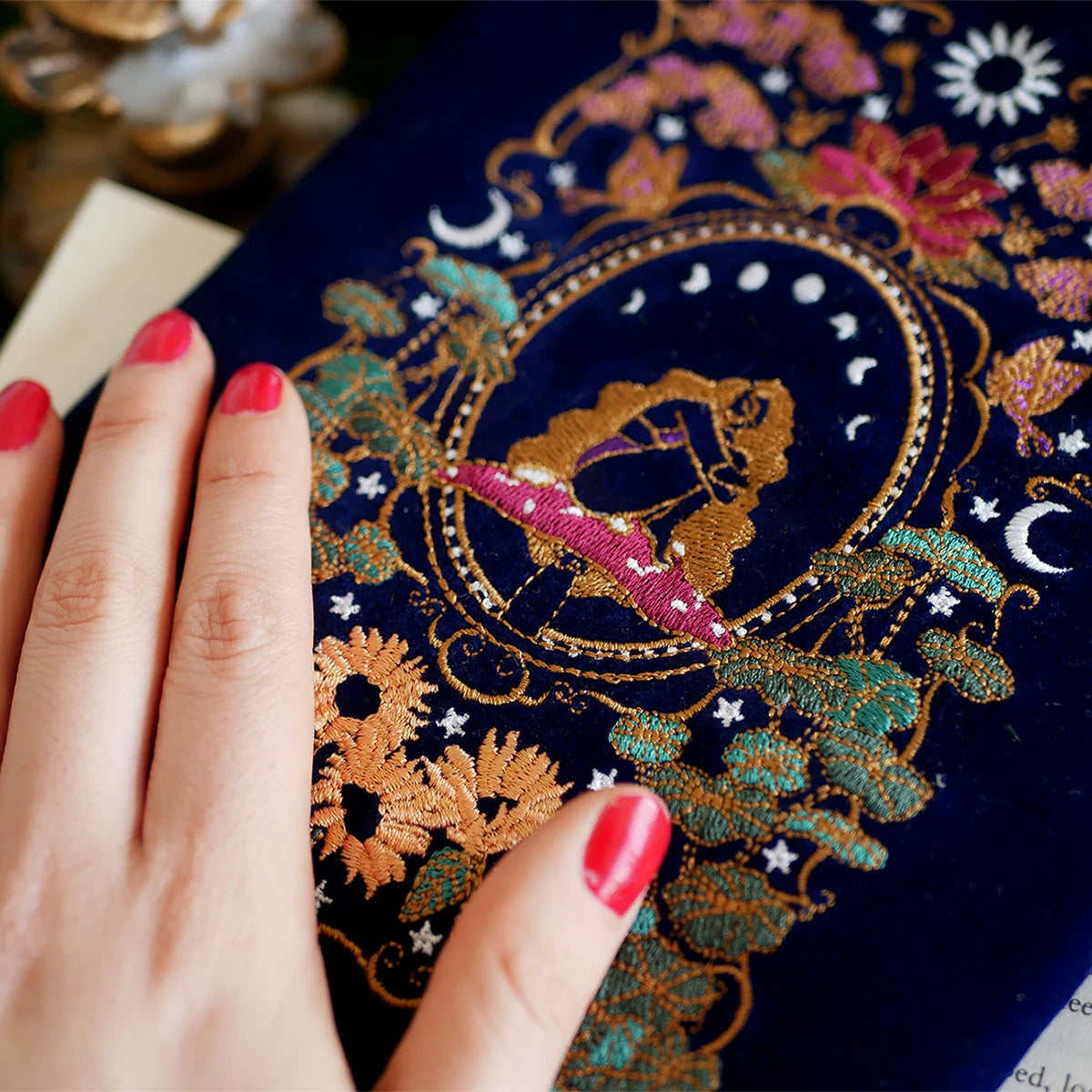 Wonderland E-Reader Sleeve Blue
