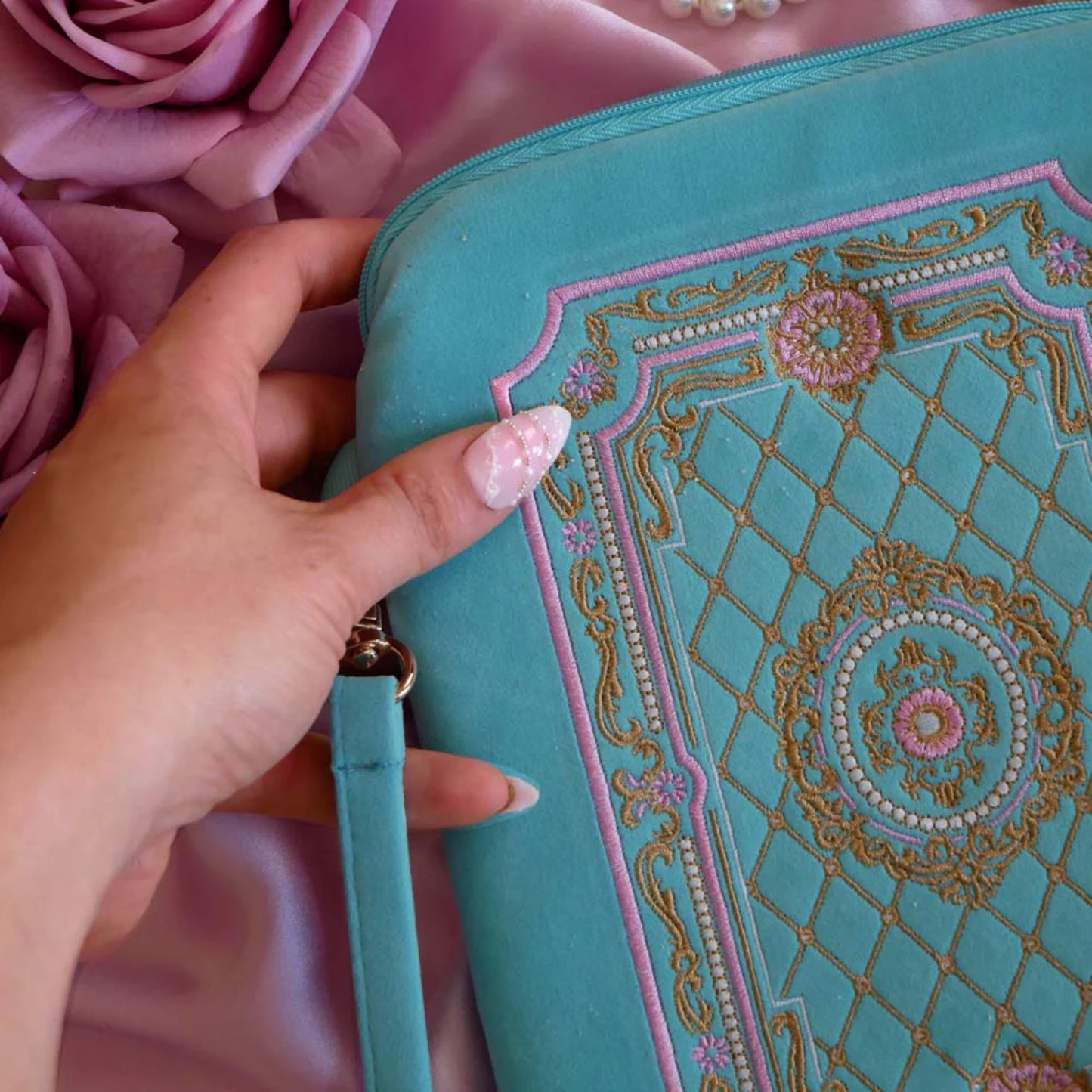 Antoinette E-Reader Sleeve (Large)