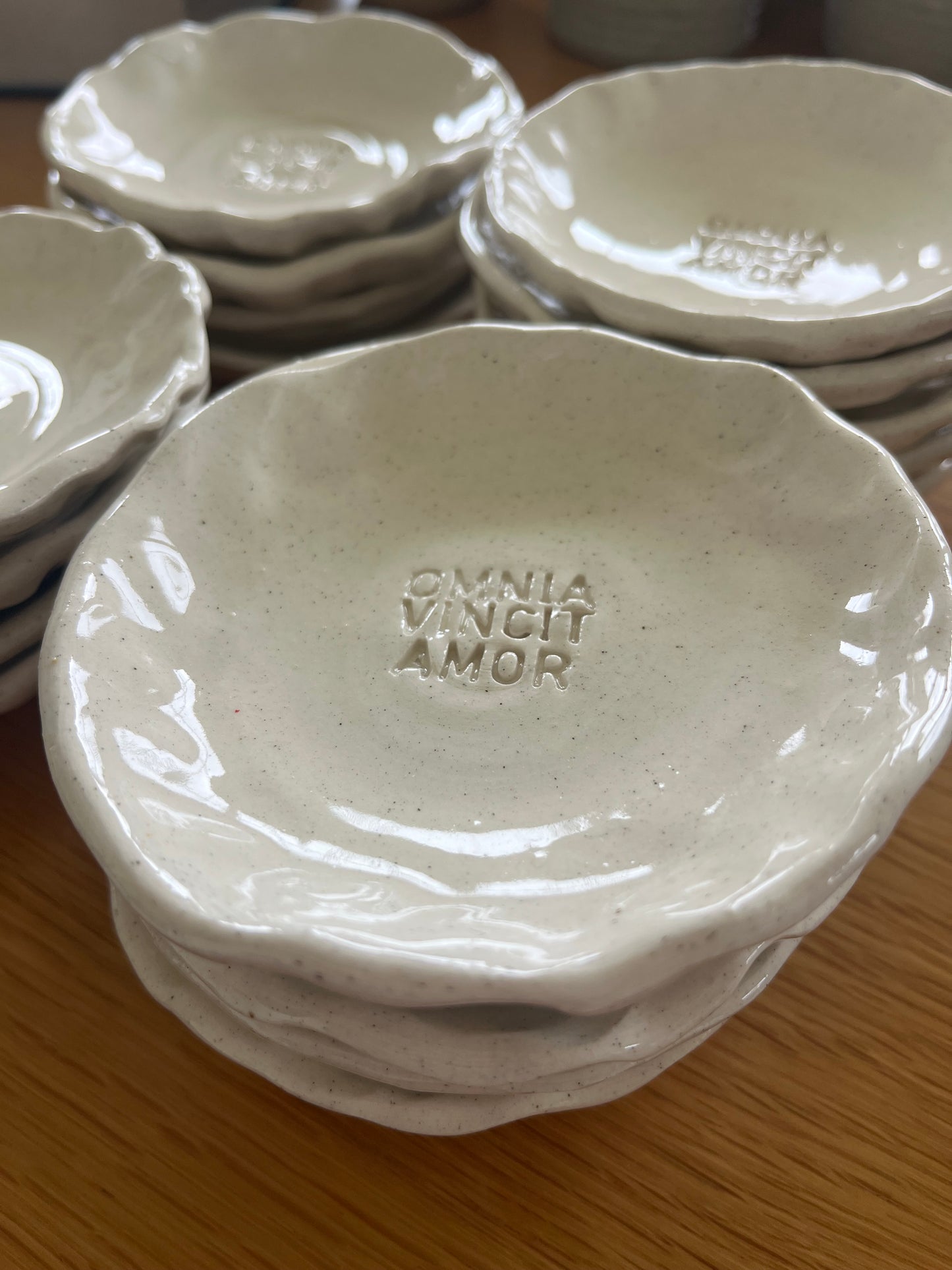 🤍 Omnia Vincit Amor Jewellery Dish