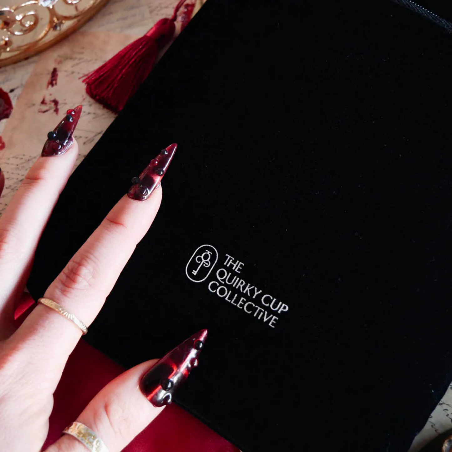 Serpents & Swords E-Reader Sleeve (Large)