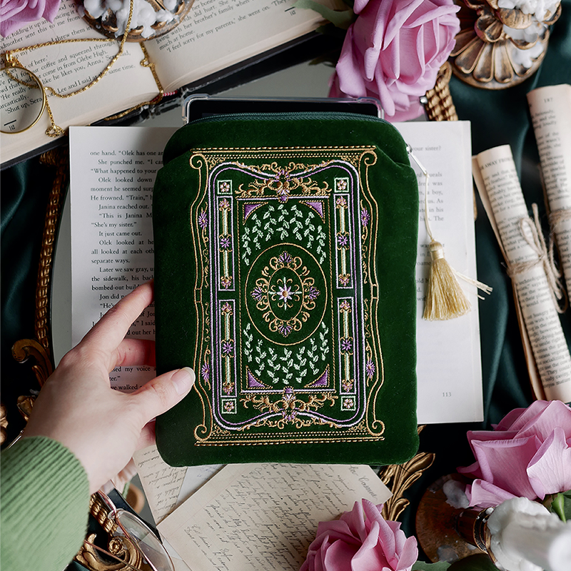 Literati E-Reader Sleeve - Forest Green
