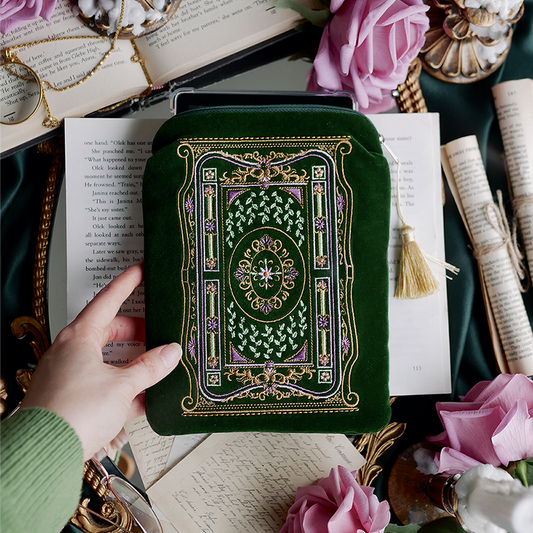 Literati E-Reader Sleeve - Forest Green